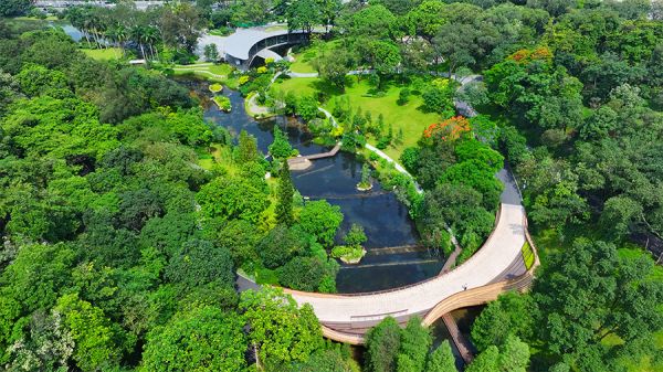 云溪植物园环境清幽、设施齐全,是家庭休闲游玩好出去