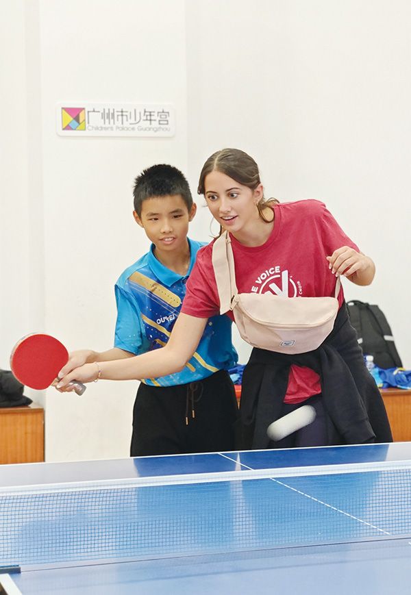 广州市少年宫学员与美国青少年交流乒乓球